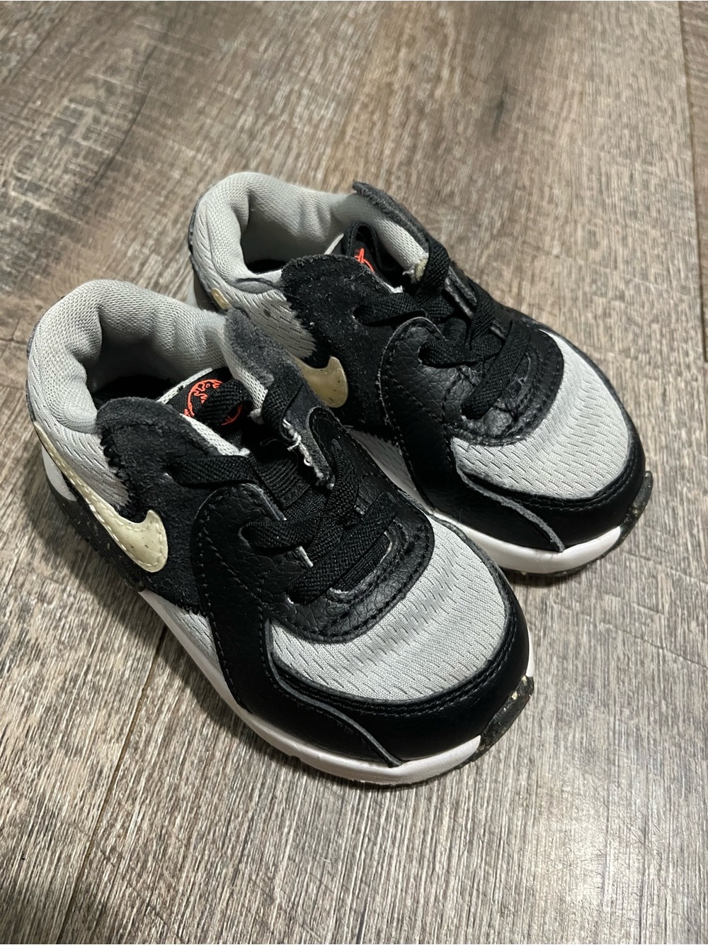 Nike Kids Black, Gray & Cream Low-Top Sneakers